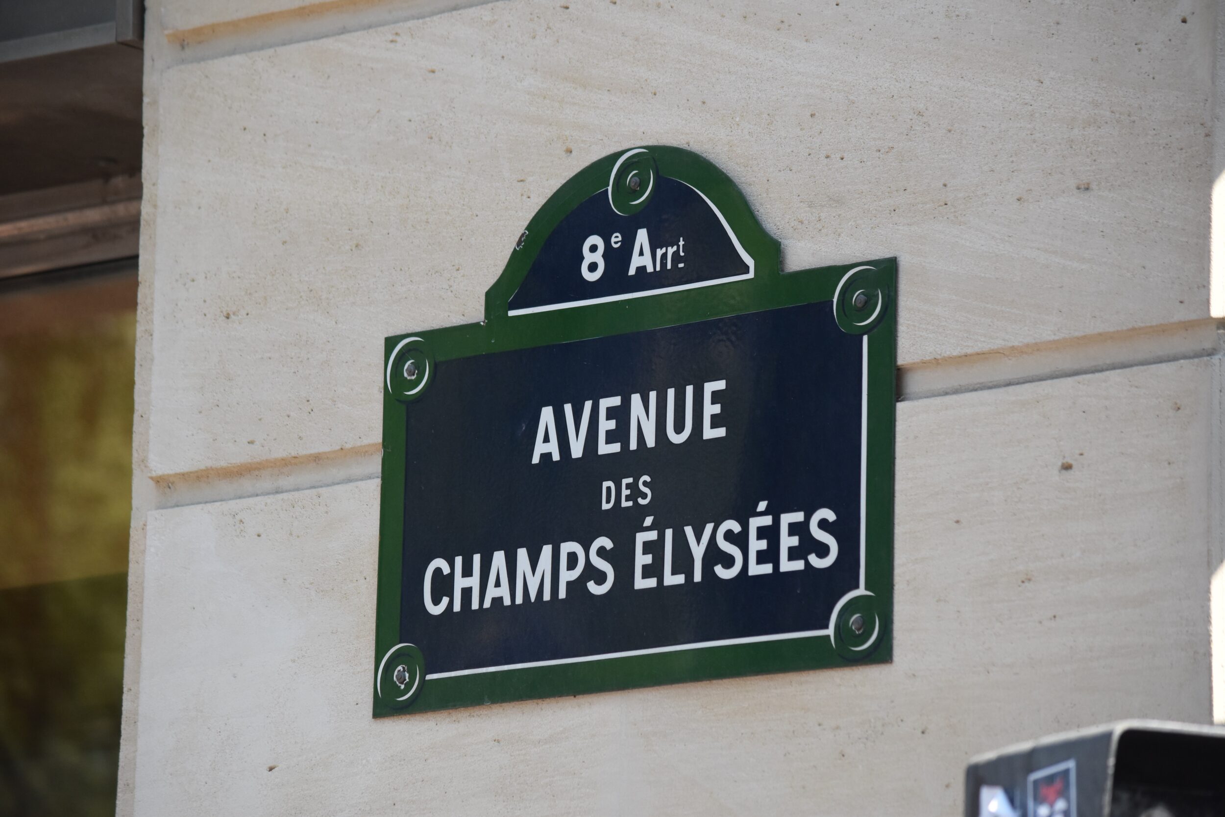 John Pye Auctions - LOUIS VUITTON 101 CHAMPS ELYSEES PARIS LOGO